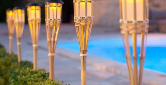 Nikmati Suasana Taman di Malam Hari dengan Lampu Unik