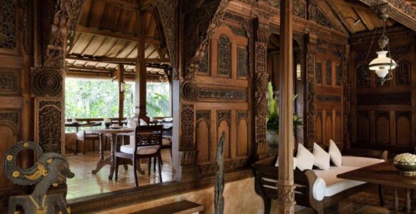 Rumah Modern dengan Nuansa Kearifan Lokal Jawa